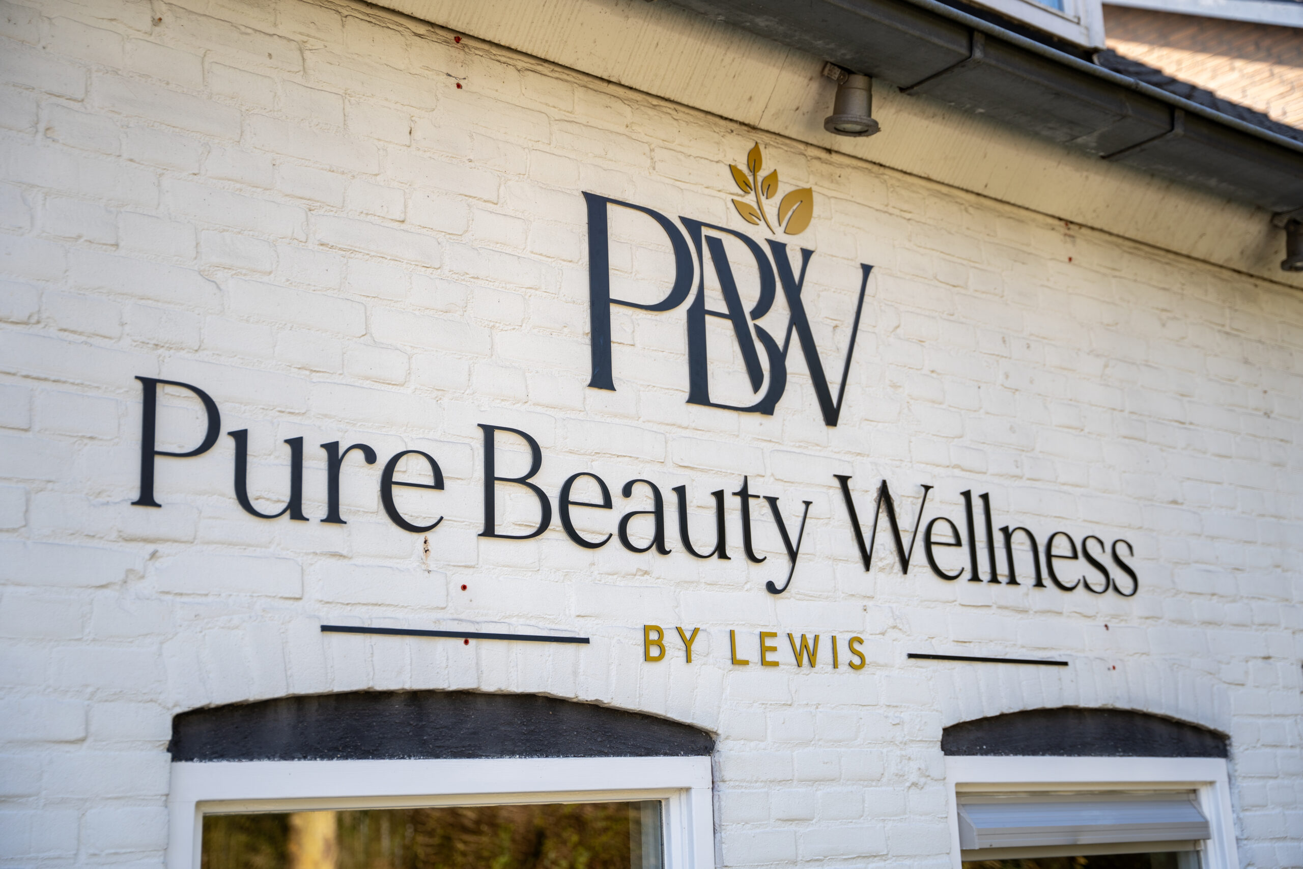 Maatwerk website Pure Beauty Wellness Veldhoven met online boeken